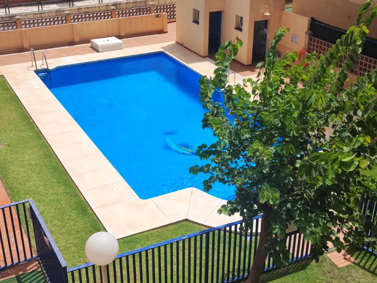 Casa Playa Guadalmar, Beautiful Apartment In Front Of The Sea, Wifi, Ac, Smart Tv, Private Parking Málaga Eksteriør billede