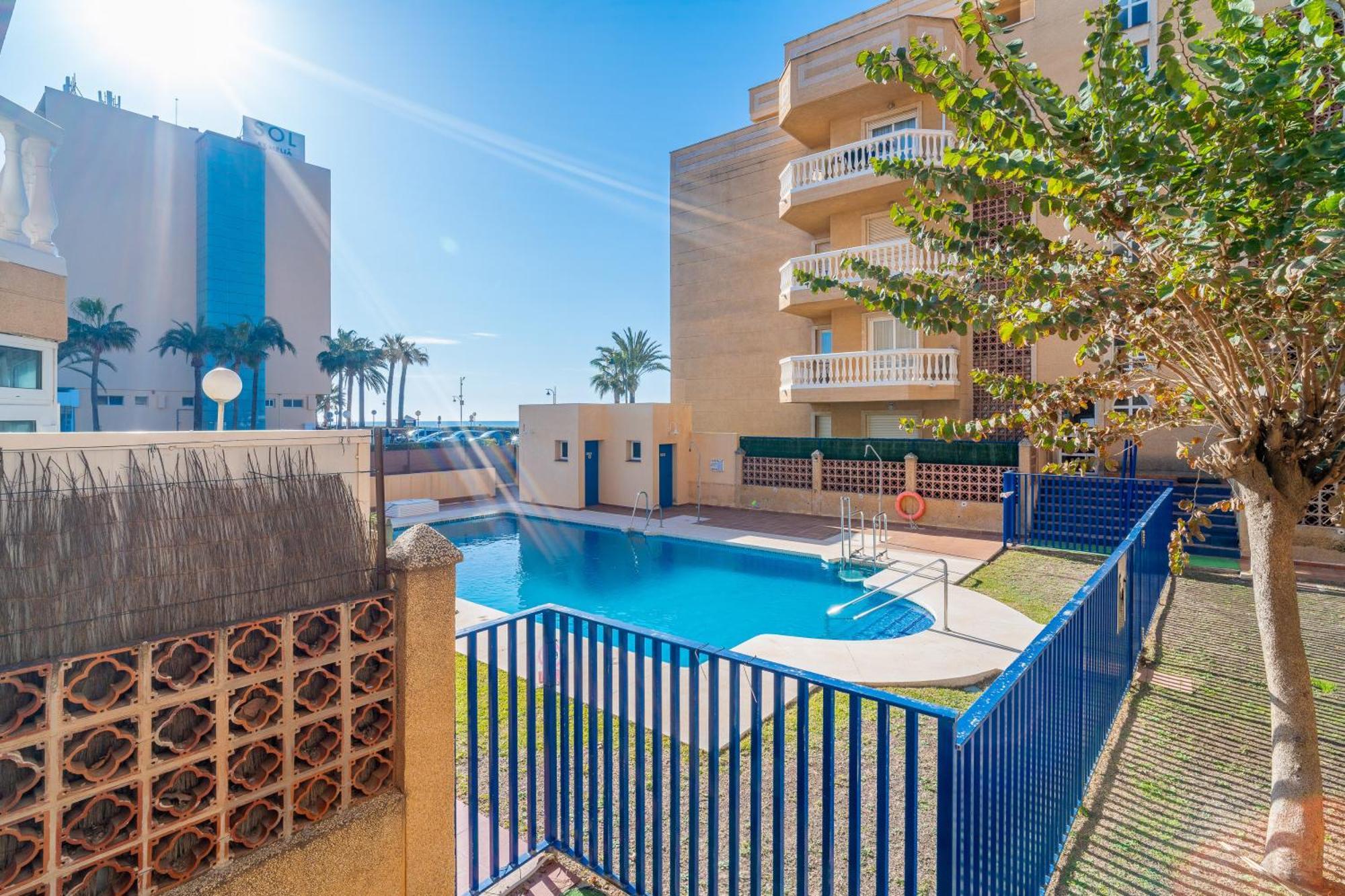 Casa Playa Guadalmar, Beautiful Apartment In Front Of The Sea, Wifi, Ac, Smart Tv, Private Parking Málaga Eksteriør billede