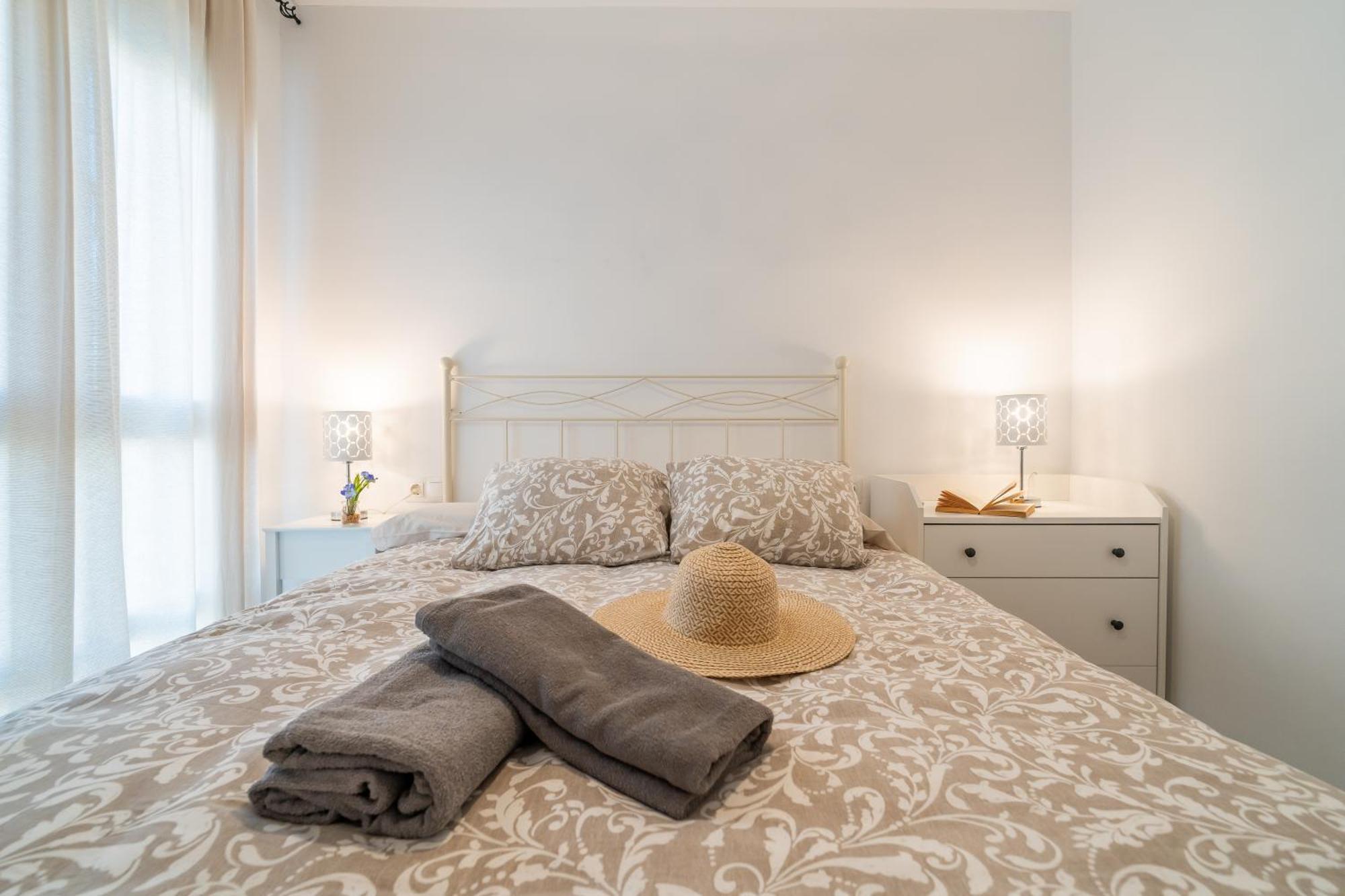 Casa Playa Guadalmar, Beautiful Apartment In Front Of The Sea, Wifi, Ac, Smart Tv, Private Parking Málaga Eksteriør billede
