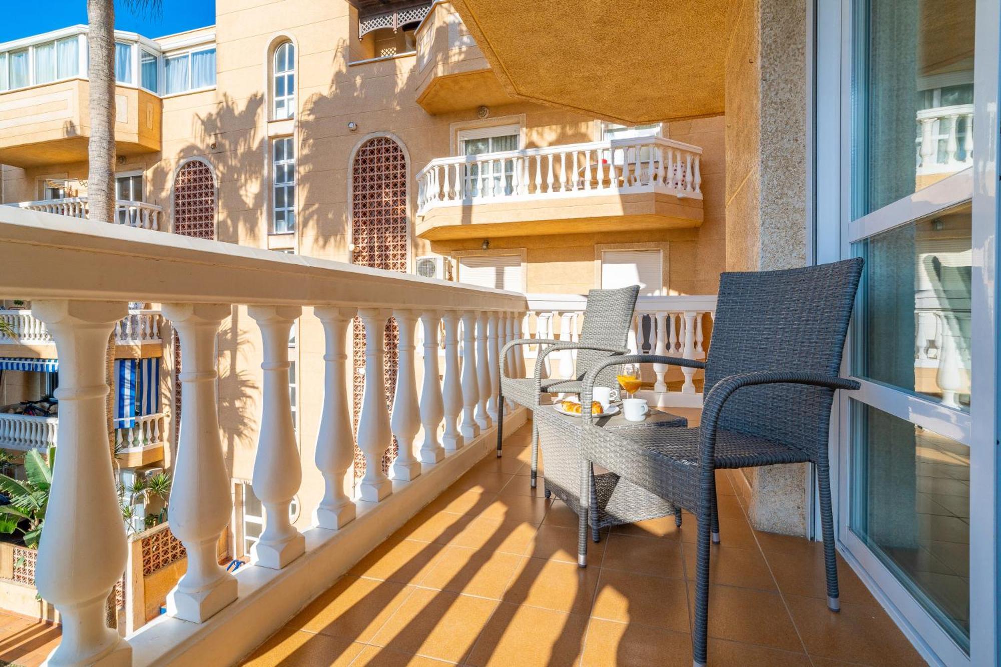 Casa Playa Guadalmar, Beautiful Apartment In Front Of The Sea, Wifi, Ac, Smart Tv, Private Parking Málaga Eksteriør billede