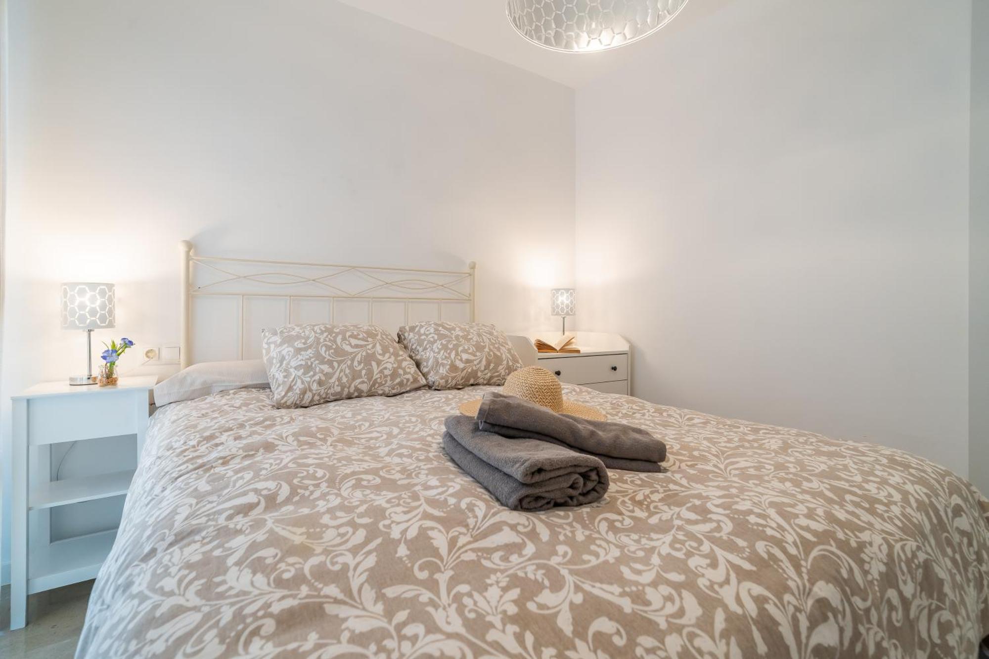 Casa Playa Guadalmar, Beautiful Apartment In Front Of The Sea, Wifi, Ac, Smart Tv, Private Parking Málaga Eksteriør billede